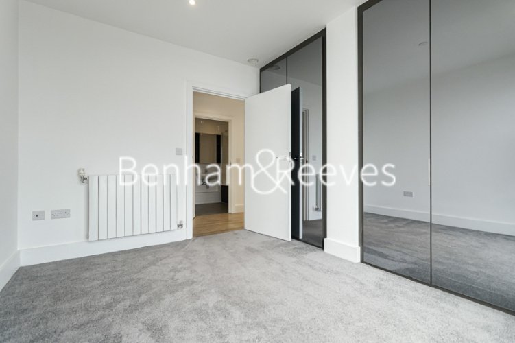 2  bedrooms flat to rent in Royal Arsenal Riverside, Woolwich, SE18-image 3