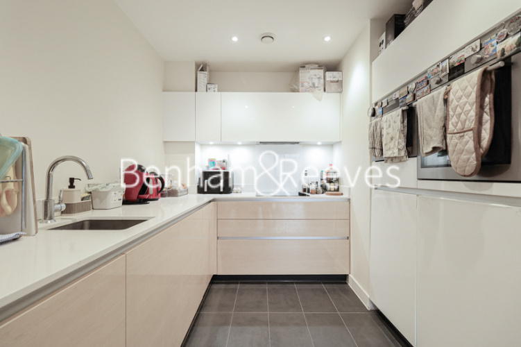 1  bedroom flat to rent in North Greenwich, Millenium Gardens, SE10-image 2
