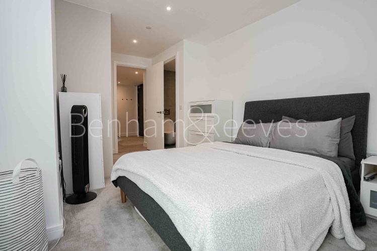 2  bedrooms flat to rent in Brigadier Walk Royal, Arsenal Riverside, SE18-image 10
