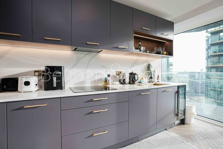 2  bedrooms flat to rent in Brigadier Walk Royal, Arsenal Riverside, SE18-image 12