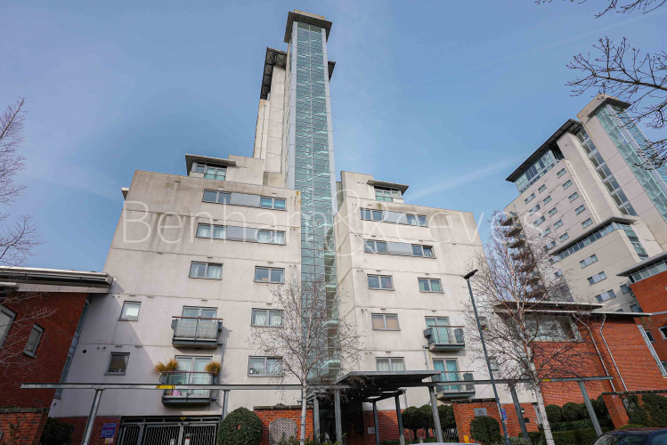 2  bedrooms flat to rent in Sark Towerk, Erebus Drive, SE28-image 7