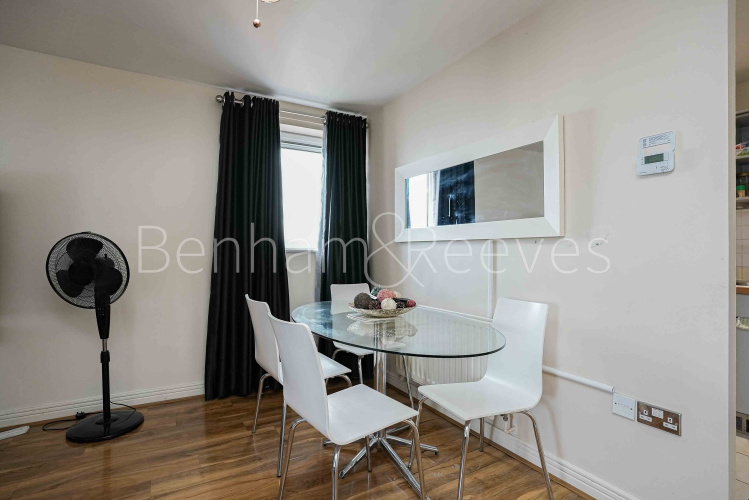 2  bedrooms flat to rent in Sark Towerk, Erebus Drive, SE28-image 10