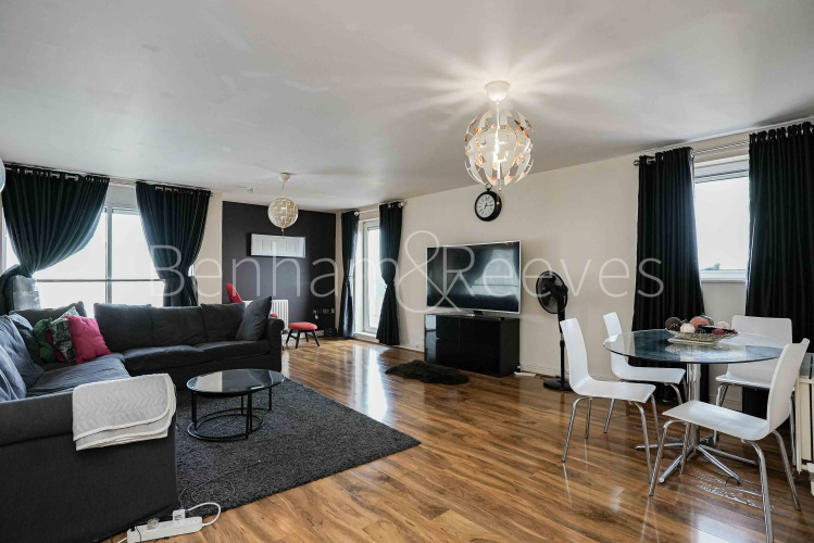 2  bedrooms flat to rent in Sark Towerk, Erebus Drive, SE28-image 13