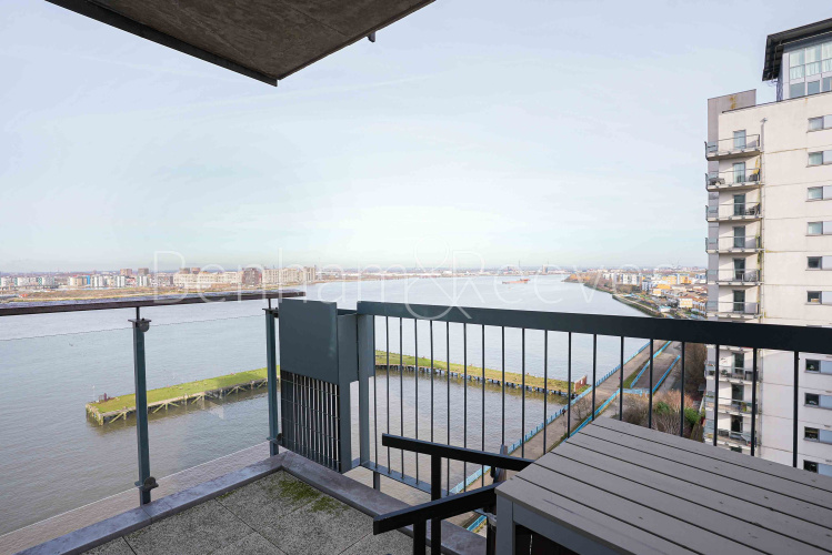 2  bedrooms flat to rent in Sark Towerk, Erebus Drive, SE28-image 16