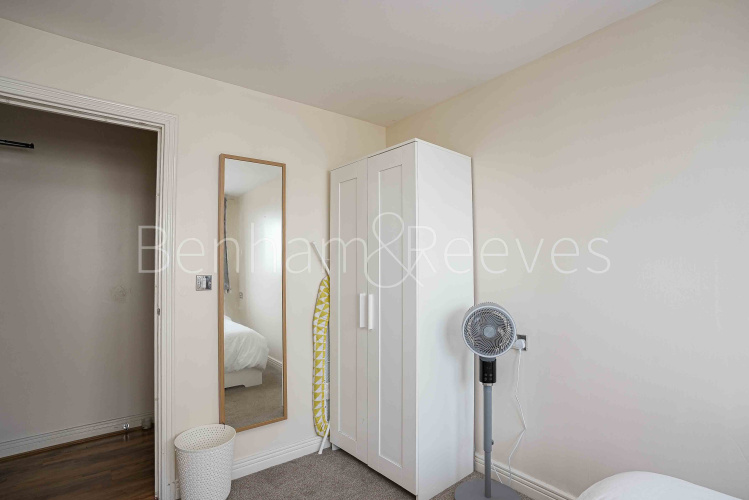 2  bedrooms flat to rent in Sark Towerk, Erebus Drive, SE28-image 17