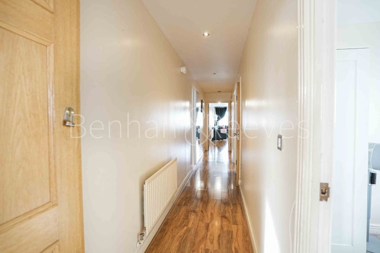 2  bedrooms flat to rent in Sark Towerk, Erebus Drive, SE28-image 18