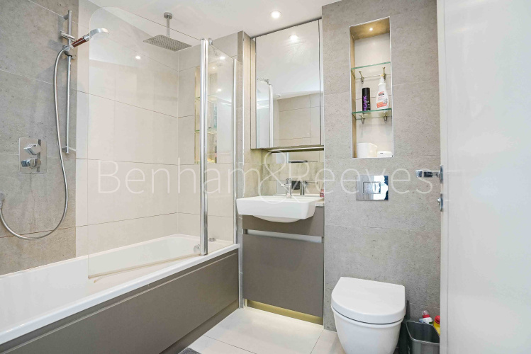 2  bedrooms flat to rent in Royal Arsenal Riverside, Duke of Wellington Avenue, SE18-image 5