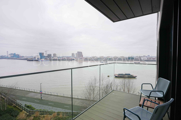 2  bedrooms flat to rent in Royal Arsenal Riverside, Duke of Wellington Avenue, SE18-image 6