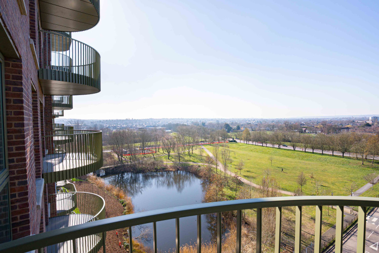 2  bedrooms flat to rent in Kidbrooke Village,Townsend Road, SE3-image 5