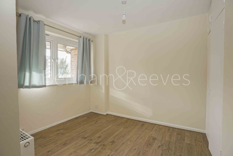 3  bedrooms flat to rent in Clendon Way, Woolwich,SE18-image 12