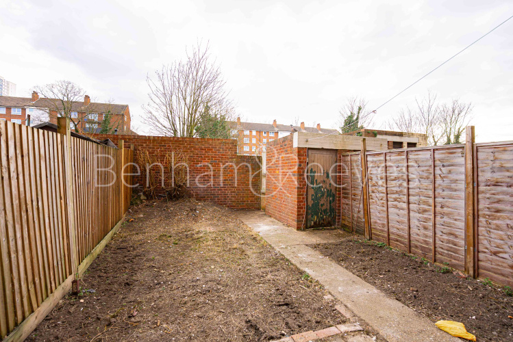 3  bedrooms flat to rent in Clendon Way, Woolwich,SE18-image 13