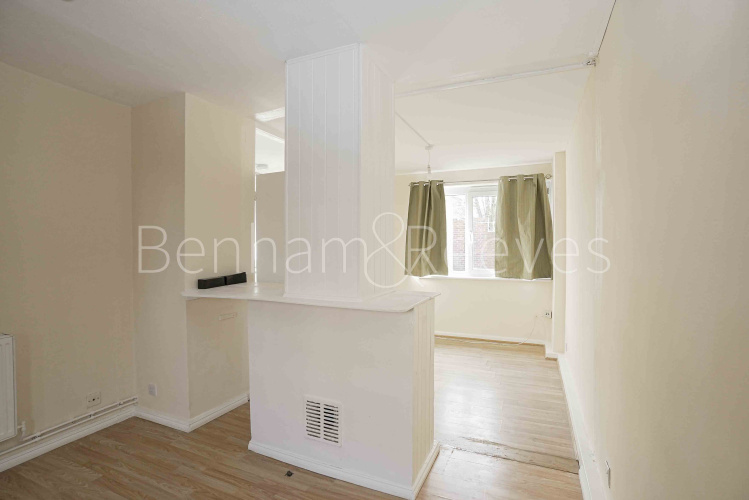 3  bedrooms flat to rent in Clendon Way, Woolwich,SE18-image 17