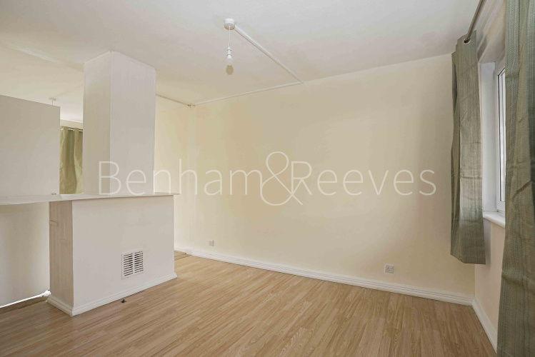 3  bedrooms flat to rent in Clendon Way, Woolwich,SE18-image 20
