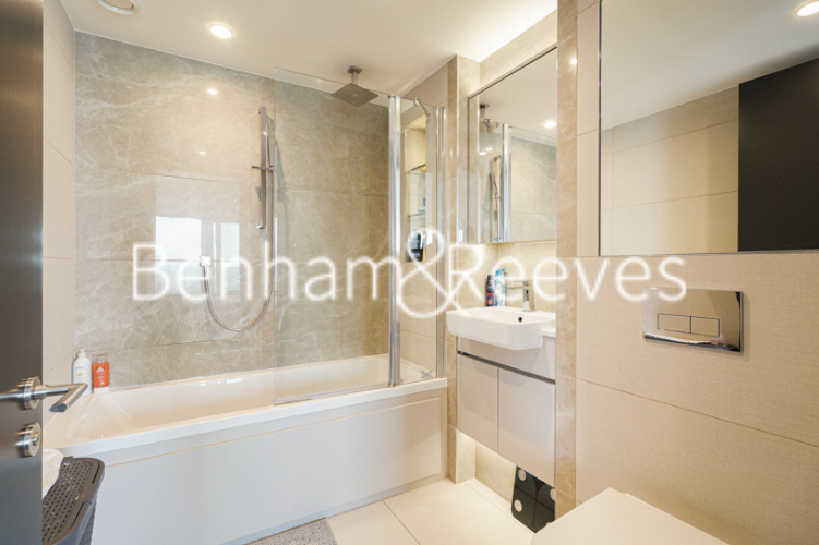 3  bedrooms flat to rent in Brigadier Walk, Royal Arsenal Riverside, SE18-image 9