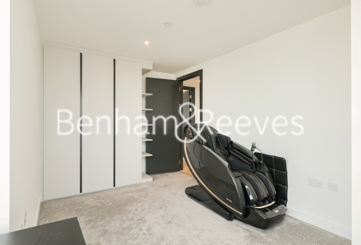 3  bedrooms flat to rent in Brigadier Walk, Royal Arsenal Riverside, SE18-image 15