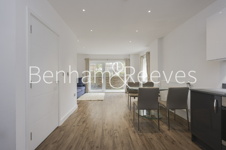 2  bedrooms flat to rent in Trinity Walk, Woolwich,  SE18-image 24