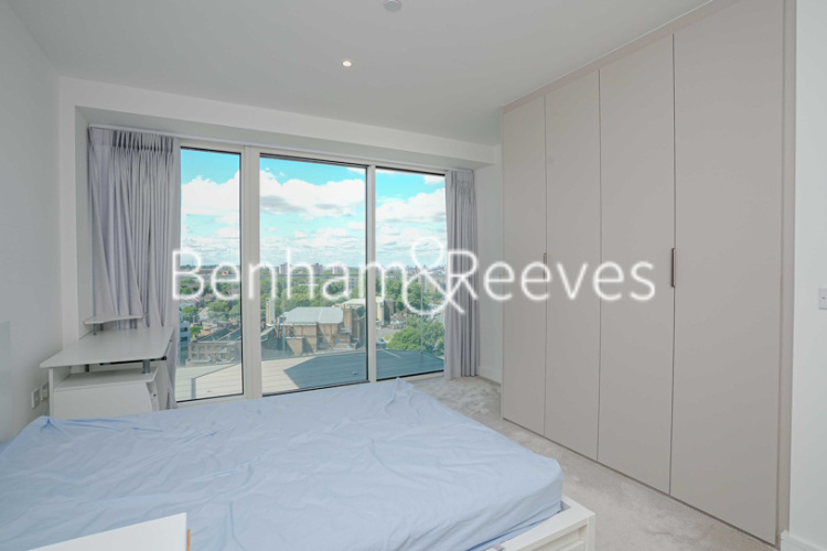 3  bedrooms flat to rent in Brigadier Walk, Royal Arsenal Riverside, SE18-image 3