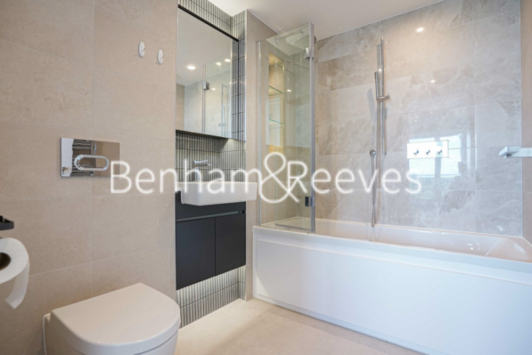 3  bedrooms flat to rent in Brigadier Walk, Royal Arsenal Riverside, SE18-image 4