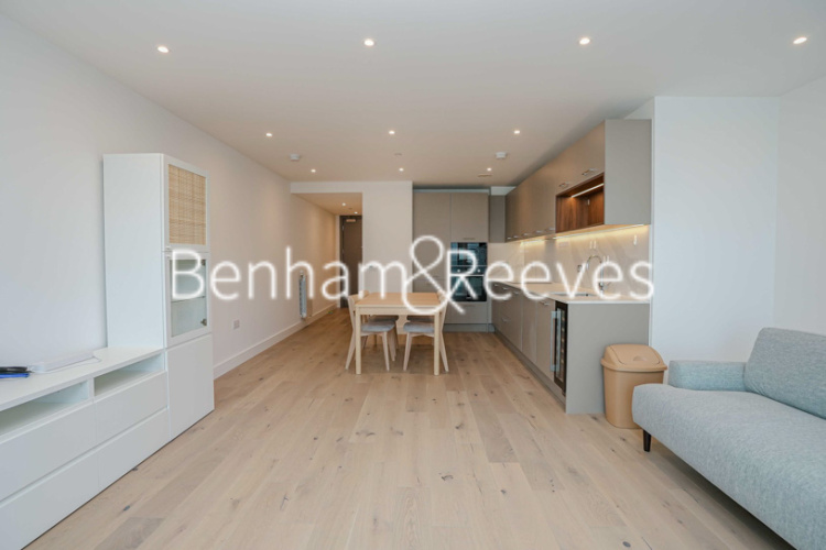 3  bedrooms flat to rent in Brigadier Walk, Royal Arsenal Riverside, SE18-image 7