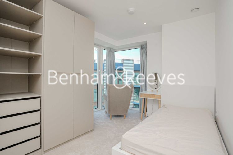 3  bedrooms flat to rent in Brigadier Walk, Royal Arsenal Riverside, SE18-image 15