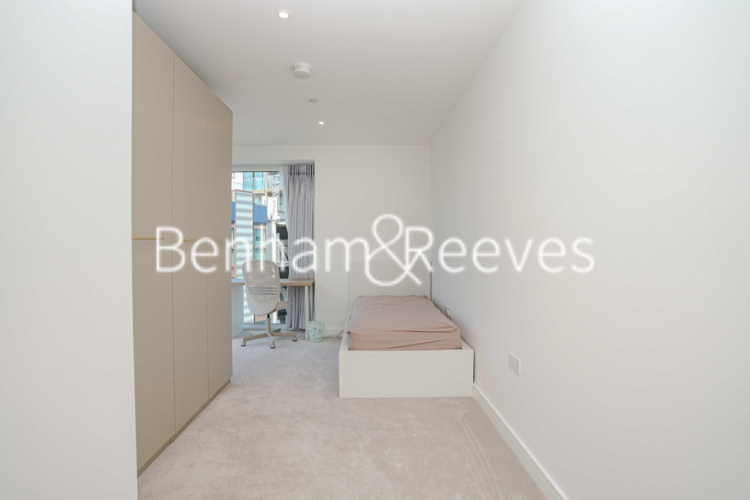 3  bedrooms flat to rent in Brigadier Walk, Royal Arsenal Riverside, SE18-image 29