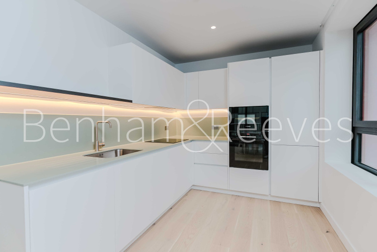 1  bedroom flat to rent in East Parkside, Greenwich Peninsula, SE10-image 11