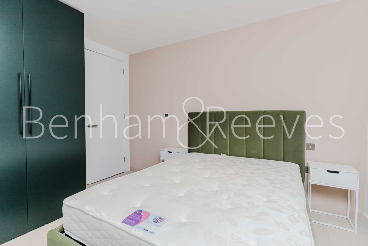 1  bedroom flat to rent in East Parkside, Greenwich Peninsula, SE10-image 23