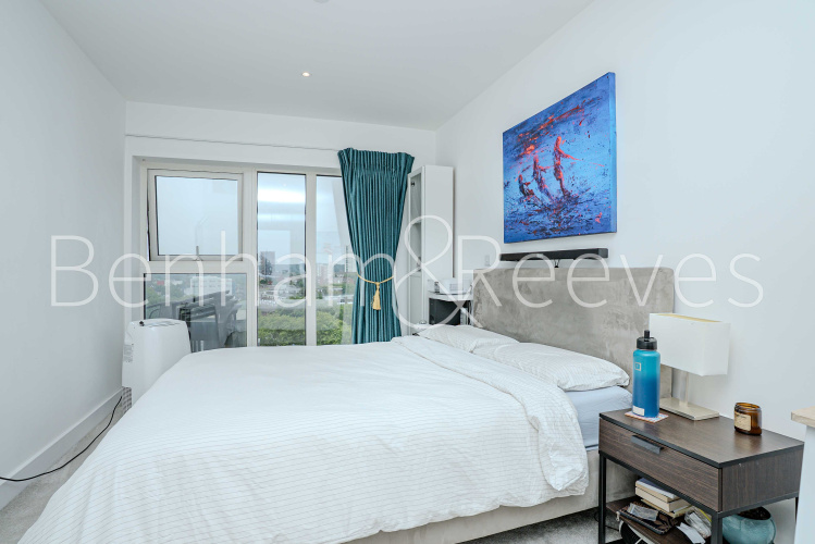 1  bedroom flat to rent in Duncombe House, Victory Parade, SE18-image 3