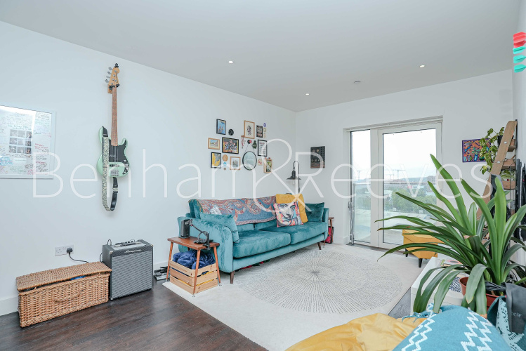 1  bedroom flat to rent in Duncombe House, Victory Parade, SE18-image 7