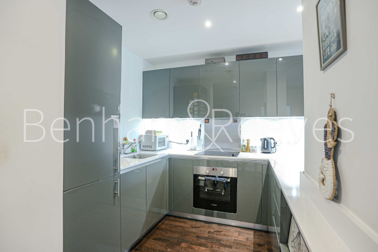 1  bedroom flat to rent in Duncombe House, Victory Parade, SE18-image 8