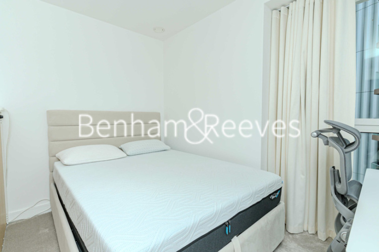 1  bedroom flat to rent in Brigadier Walk Royal, Arsenal Riverside, SE18-image 3