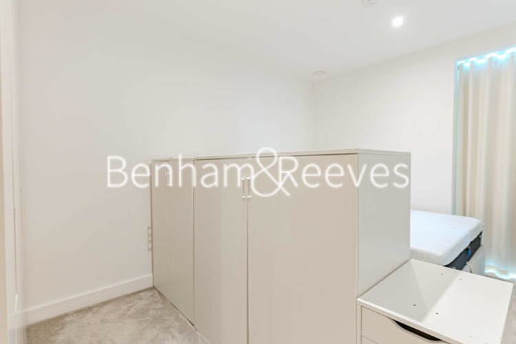1  bedroom flat to rent in Brigadier Walk Royal, Arsenal Riverside, SE18-image 19