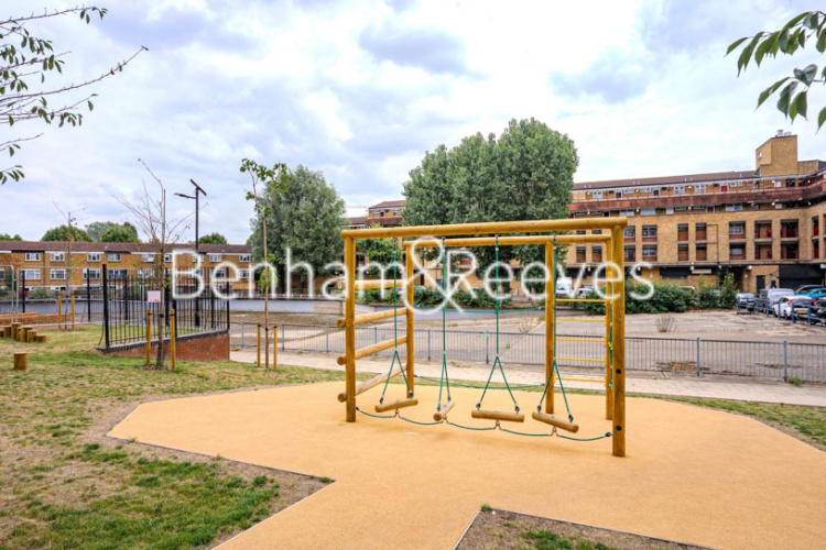 3  bedrooms flat to rent in Davies House, Vousden Grove, SE28-image 21