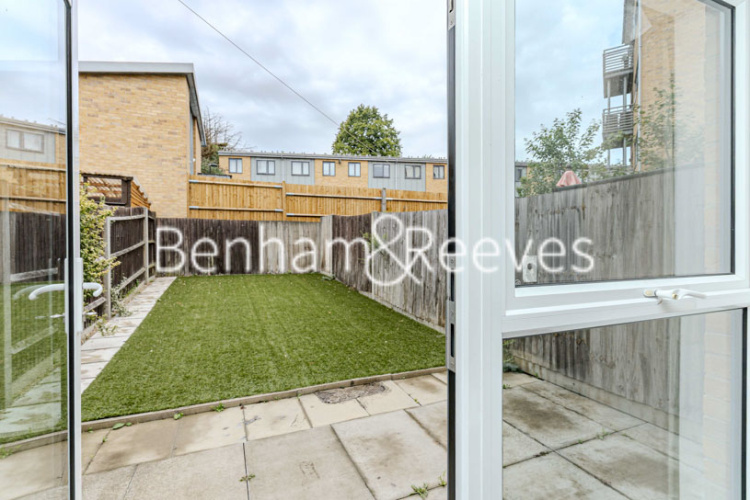 2  bedrooms flat to rent in Victoria Way, Charlton, SE7-image 5