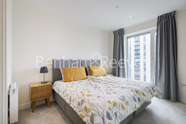 2  bedrooms flat to rent in Duke Wellington Avenue, Royal Arsenal Riverside, SE18-image 2