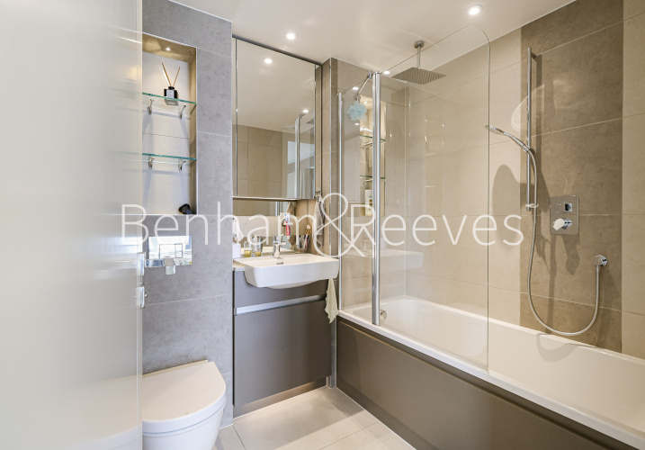 2  bedrooms flat to rent in Duke Wellington Avenue, Royal Arsenal Riverside, SE18-image 3