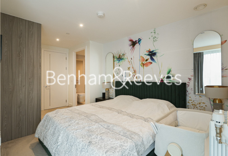 2  bedrooms flat to rent in Brigadier Walk, Royal Arsenal Riverside, SE18-image 3