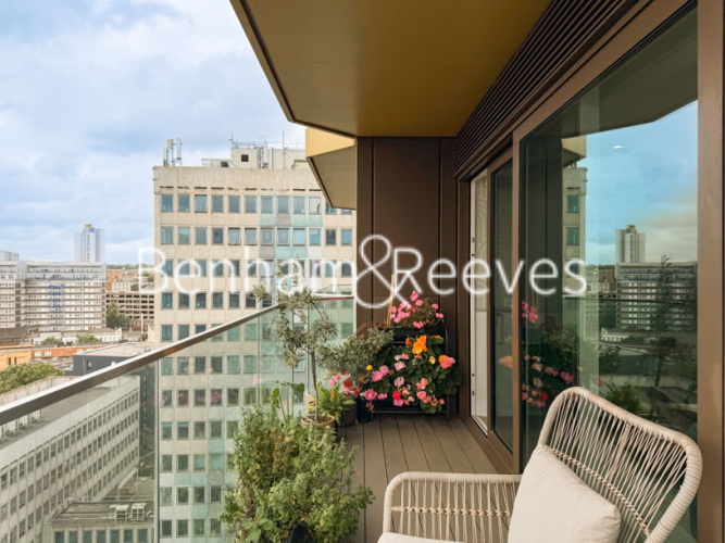 2  bedrooms flat to rent in Brigadier Walk, Royal Arsenal Riverside, SE18-image 5
