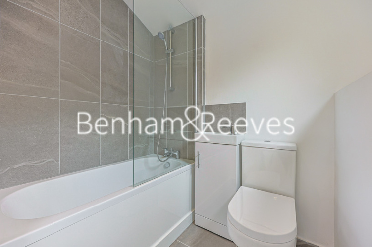 3  bedrooms flat to rent in Connaught Mews, Woolwich, SE18-image 4