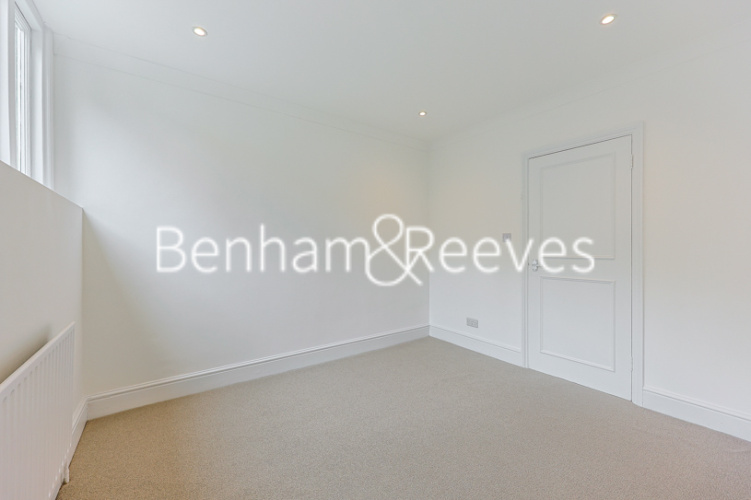 3  bedrooms flat to rent in Connaught Mews, Woolwich, SE18-image 8
