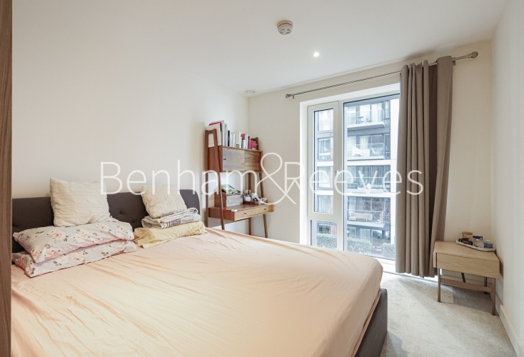 2  bedrooms flat to rent in Duke Wellington of Avenue, Royal Arsenal Riverside, SE18-image 3