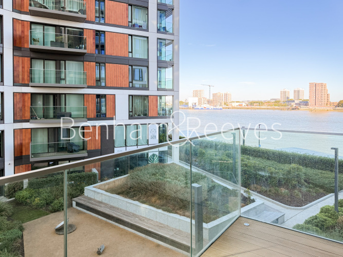 2  bedrooms flat to rent in Duke Wellington of Avenue, Royal Arsenal Riverside, SE18-image 5