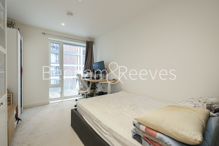 2  bedrooms flat to rent in Duke Wellington of Avenue, Royal Arsenal Riverside, SE18-image 9