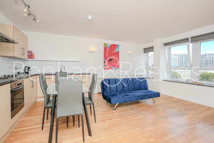 2  bedrooms flat to rent in Vista Building, Woolwich, SE18-image 1