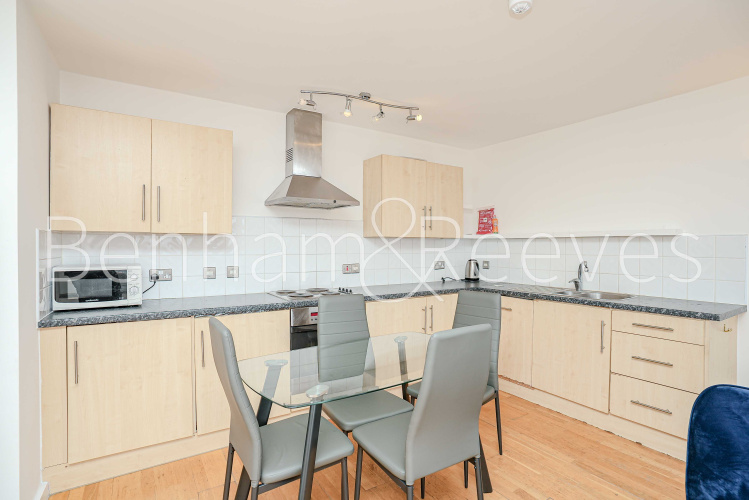 2  bedrooms flat to rent in Vista Building, Woolwich, SE18-image 2