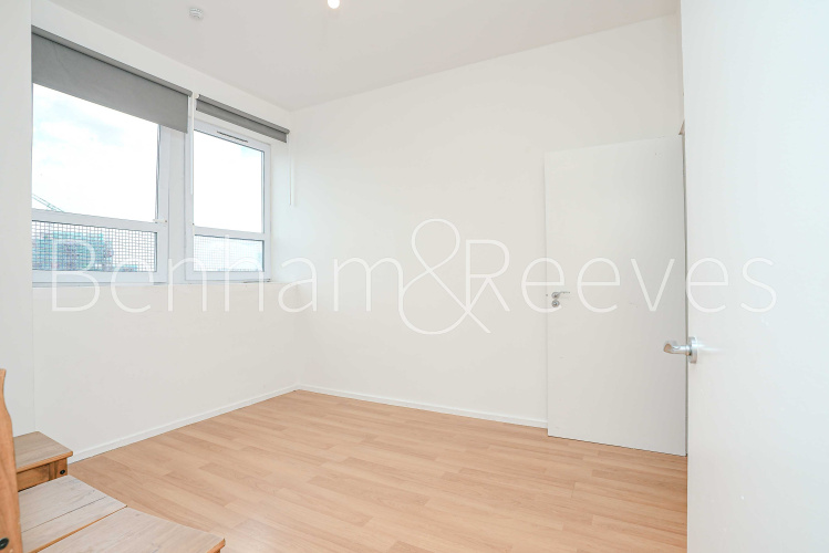 2  bedrooms flat to rent in Vista Building, Woolwich, SE18-image 3