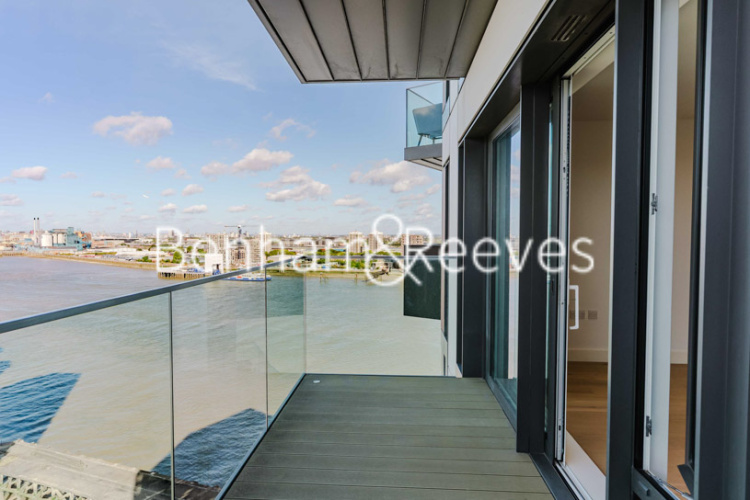 2  bedrooms flat to rent in Duke of Wellington Avenue, Royal Arsenal Riverside, SE18-image 5
