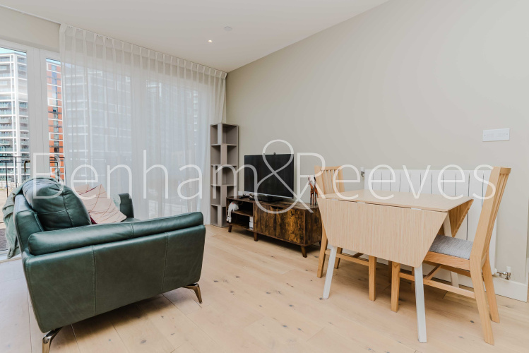 1  bedroom flat to rent in New Warren Lane, Royal Arsenal Riverside, SE18-image 1