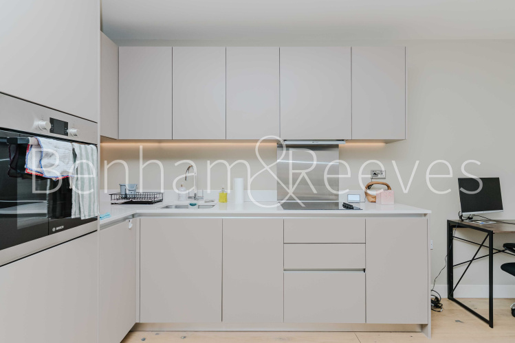 1  bedroom flat to rent in New Warren Lane, Royal Arsenal Riverside, SE18-image 2