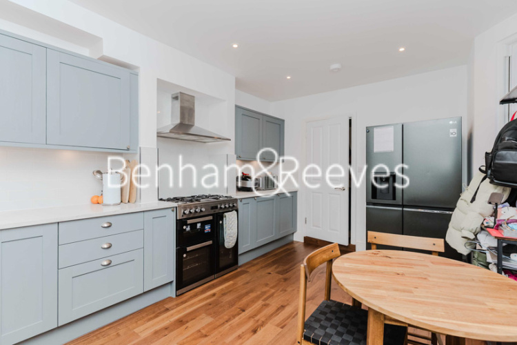 3  bedrooms house to rent in Wernbrook Street, Woolwich, SE18-image 2
